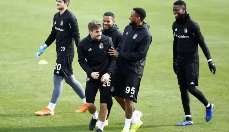 Beşiktaş'ta yaprak dökümü! Dört isimle yollar ayrılıyor...