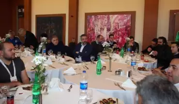 Ahmet Kavalcı'dan gazetecilere yemek 