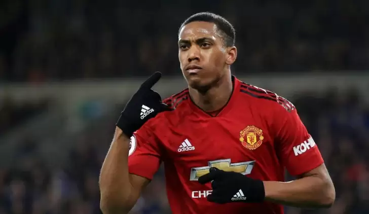 Anthony Martial nişanlısından özür diledi