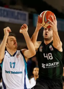 Türk Telekom sahasında Sakarya'yı rahat geçti