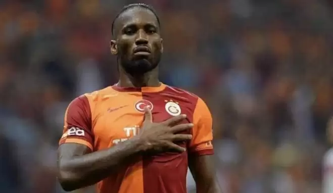 Drogba devreye girdi, stoper Premier Lig'den geliyor!