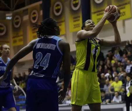 Fenerbahçe, Dinamo Kursk'a boyun eğdi