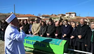 Kaptan Osman Çakmak’ın annesi son yolculuğuna uğurlandı