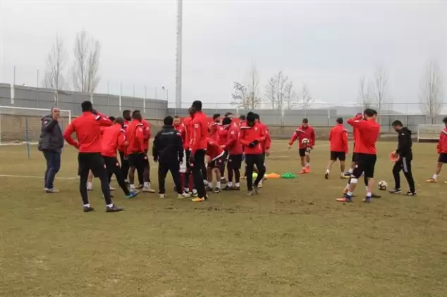 22 transferle gündem olan Elazığspor’da hedef düşme hattından kurtulmak