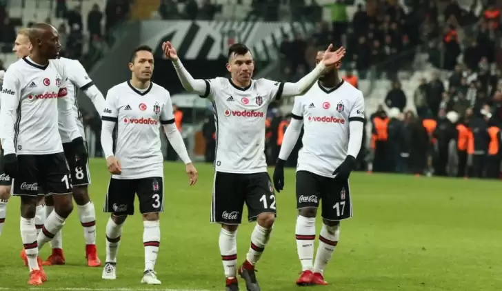 Beşiktaş'ta sıcak gelişme! Medel ve Atiba...