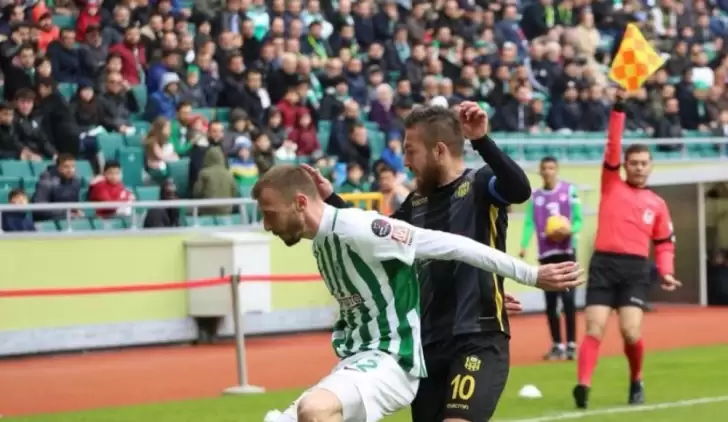 Konyaspor - Yeni Malatyaspor maçı nefesleri kesti: 1-1!