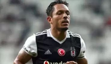 Kulüp başkanı resmen açıkladı! Adriano...