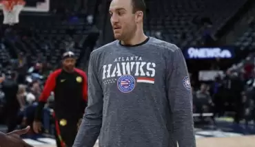 Forma giymeden 12,5 milyon dolar kazandı! Miles Plumlee