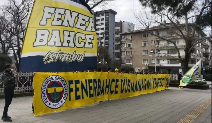 Fenerbahçeli taraftarlar protesto yürüyüşü gerçekleştirdi!