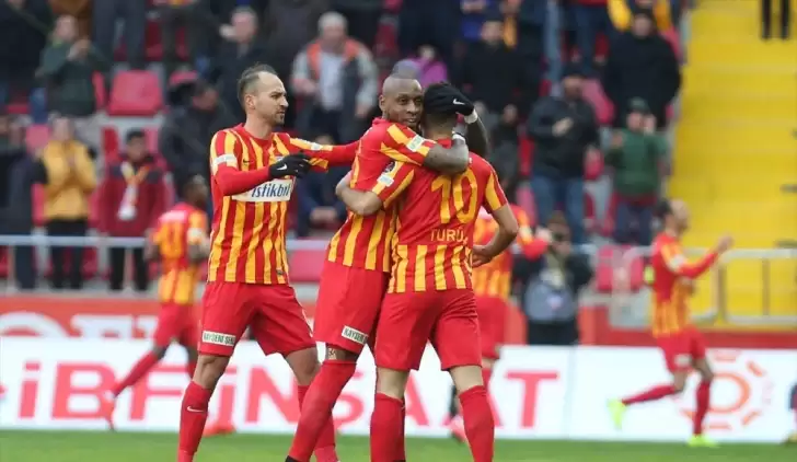 Kayserispor sahasında iki golle kazandı!