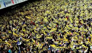 Fenerbahçe taraftarı Petersburg’ta da takımını yalnız bırakmadı 