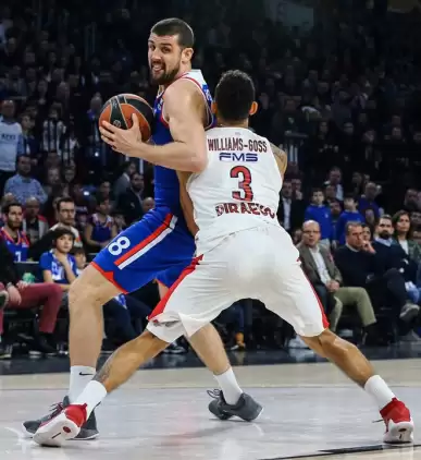 Anadolu Efes, sahasında Olympiakos'u mağlup etti