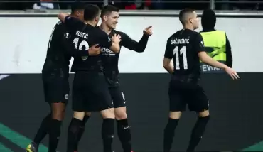 Eintracht Frankfurt, Shakhtar Donetsk'i farklı geçti ve son 16'ya kaldı