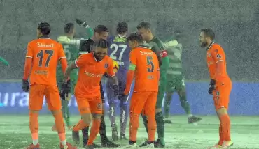 Başakşehir - Bursaspor maçı ertelendi!