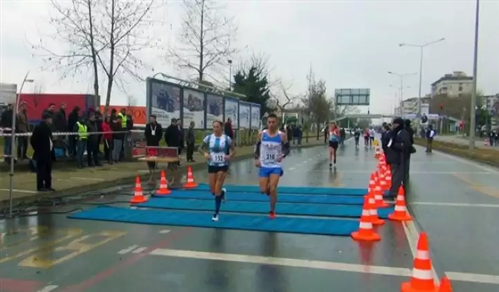 Jose Sosa’nın eşi Carolina Uluslararası Trabzon Yarı Maratonu’nu 7. olarak tamamladı
