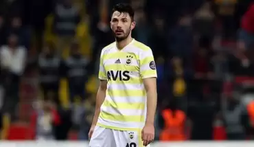 Beşiktaşlılardan Tolgay'a özel pankart!