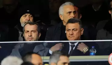 Saffet Sancaklı tribünde