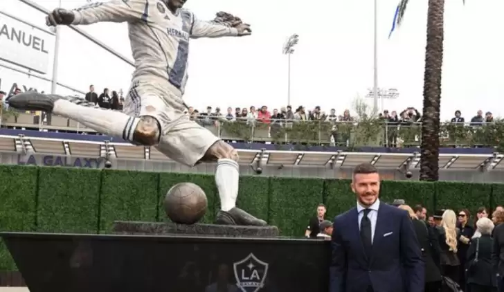 MLS tarihinde heykeli dikilen ilk futbolcu David Beckham oldu!