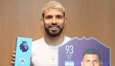 Aguero coştu, ayın futbolcusu seçildi!