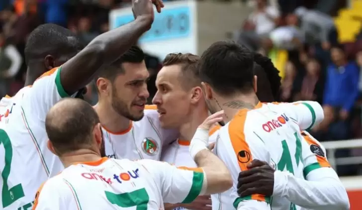 Penaltı, VAR, galibiyet! Alanyaspor 3 puanı kaptı!