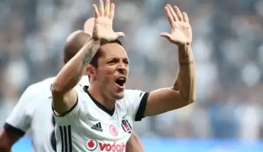 Beşiktaş, transferde Adriano'nun alternatifini buldu!