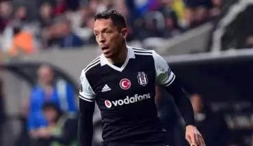 Beşiktaş'ta Adriano şoku!