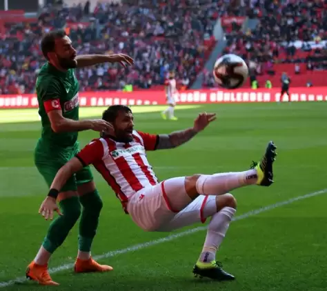 Samsunspor, sahasında karşılaştığı Bayrampaşa’yı 2-0 mağlup etti