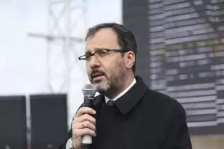 Bakan Kasapoğlu’ndan ırkçı saldırıya kınama