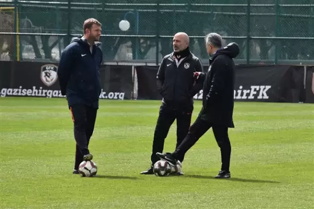 Altıparmak: "Sezon bittiğinde, inşallah Gazişehir takımını Süper Lig'de göreceğiz"