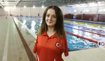 Milli yüzücü Sümeyye Boyacı, madalya için ABD'ye gitti