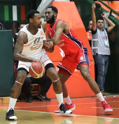 Banvit, sahasında Bahçeşehir Koleji'ni 93-84 mağlup etti