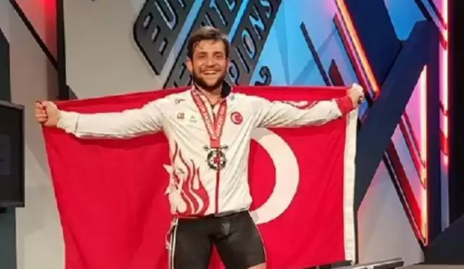 Celil Erdoğdu’dan gümüş madalya