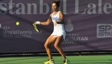 Çağla Büyükakçay çeyrek finalde