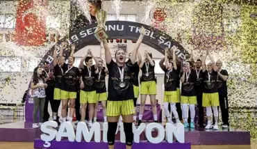 Çankaya Üniversitesi şampiyonluk kupasını aldı