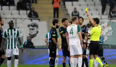 Bülent Yıldırım, Jose Sosa'ya yanlışlıkla kırmızı kart gösterdi! 