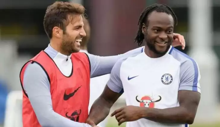 Cesc Fabregas'tan Victor Moses'e göndermeli paylaşım!