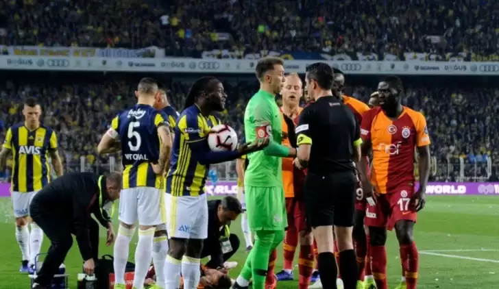 Fenerbahçe ve Galatasaray'dan olay derbi paylaşımları! İşte o açıklamalar...