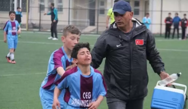 Gözyaşlarına boğuldu: "Bırakın beni oyuna gireyim..."