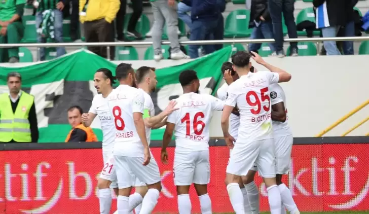 Mevlüt sözünü tuttu, Antalyaspor kazandı!