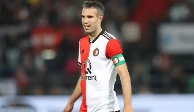 Robin van Persie attığı golle mest etti!
