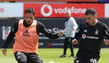 Beşiktaş'a Adriano ve Quaresma'dan iyi haber