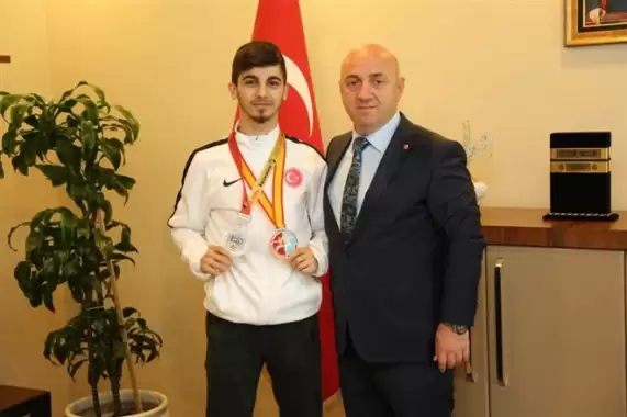 Genç karateciden Başkan Bıyık’a olimpiyat sözü