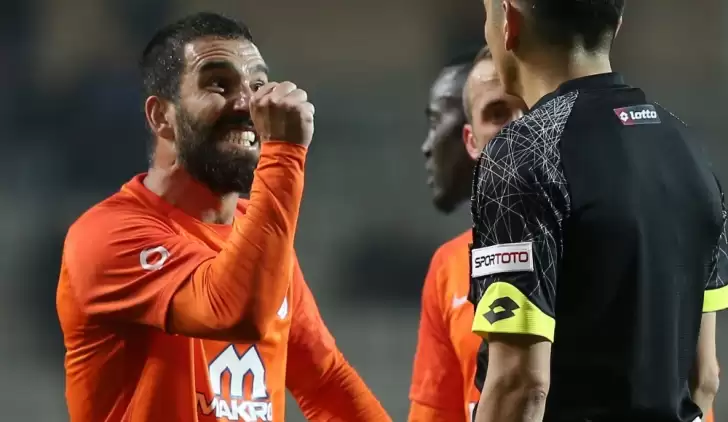 Arda Turan'dan bir ilk! 14 yıllık kariyerinde...