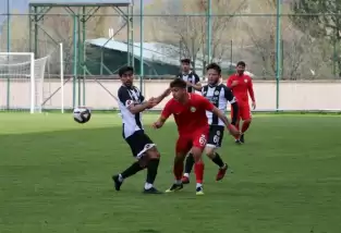Sivas Belediyespor, sahasında Etimesgut Belediyespor’u 8-1 mağlup etti