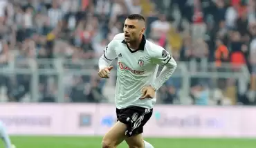 Burak Yılmaz'dan kafa karıştıran paylaşım! O isim ayrılıyor mu?