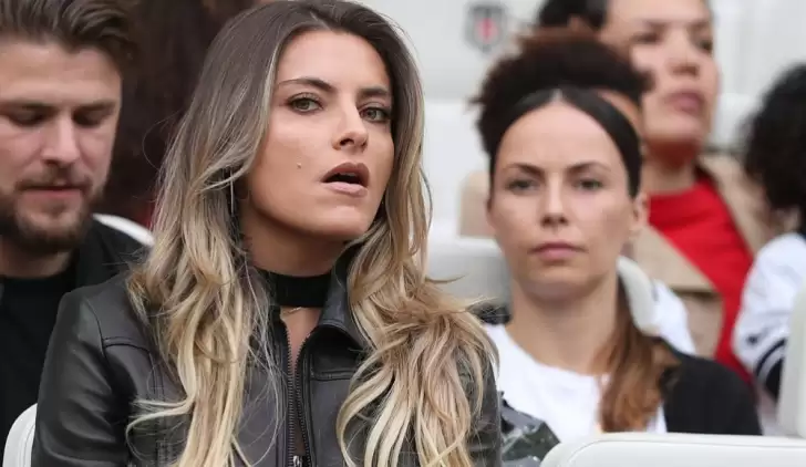 Sophia Thomalla, sevgilisi Karius'u yalnız bırakmadı