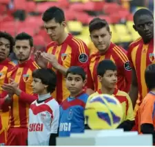 Bu kez rakip oldular