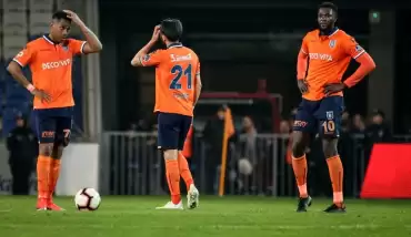 Adebayor'la birlikte üç transfer yolda!