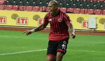 Mert Nobre futbolu bırakıyor!